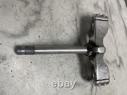 06 Harley V-Rod Street rod VRSCR lower triple tree fork shock clamp stem