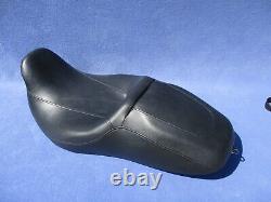 08 20 Harley touring seat road king classic electra glide street flhx 52320-11